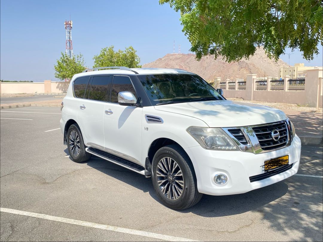 Car Image 2013 NISSAN PATROL SE