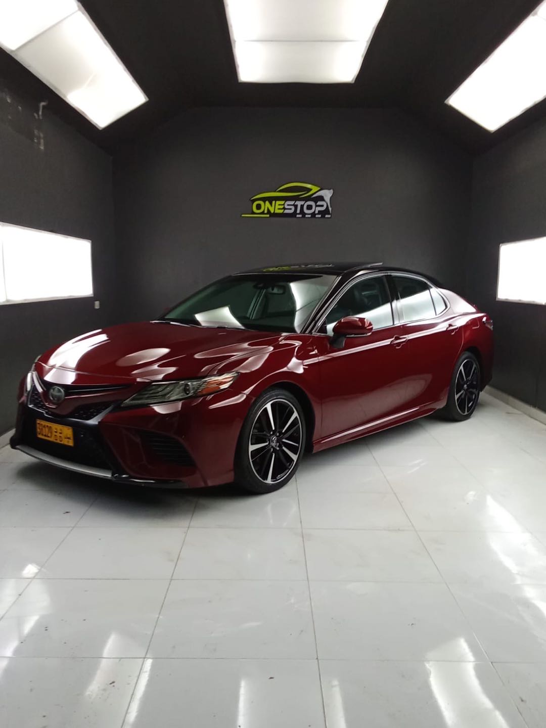 Car Image 2018 TOYOTA CAMRY XSE