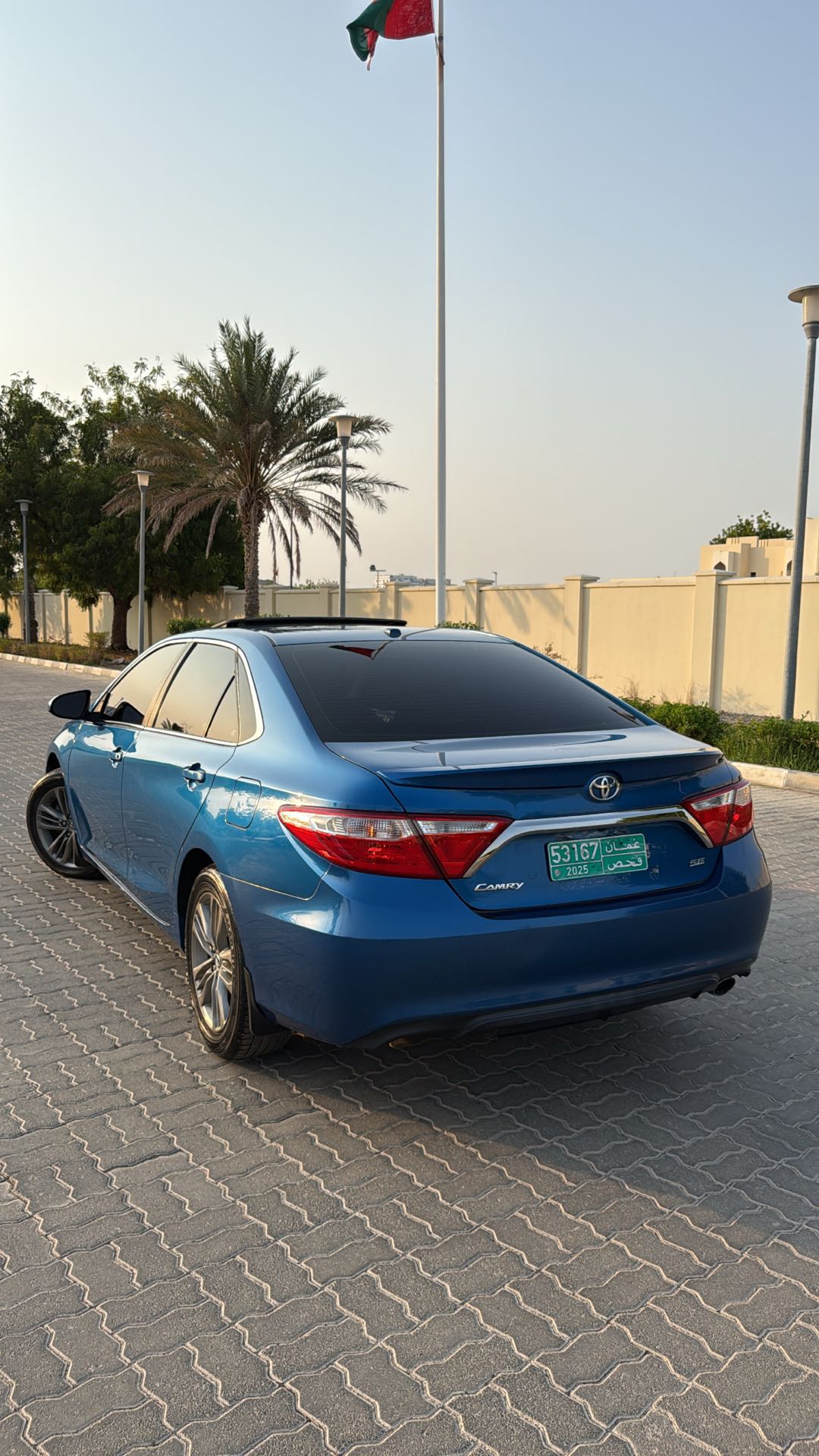 Car Image 2017 TOYOTA CAMRY SE