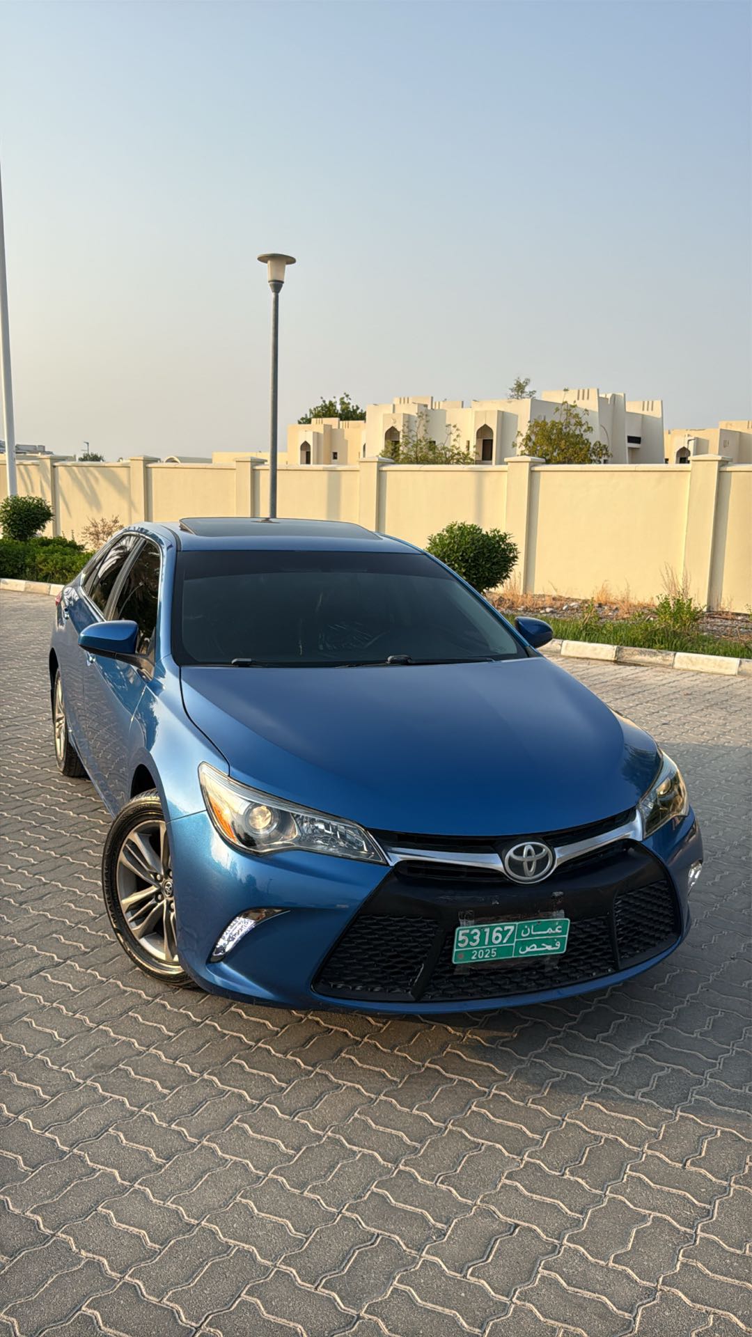 Car Image 2017 TOYOTA CAMRY SE