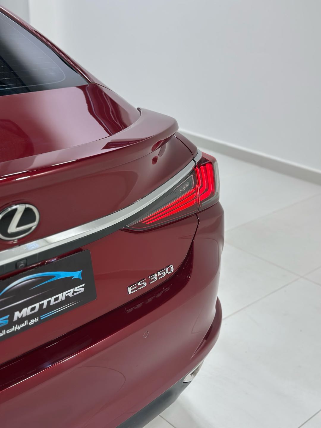 Car Image 2019 LEXUS ES 350