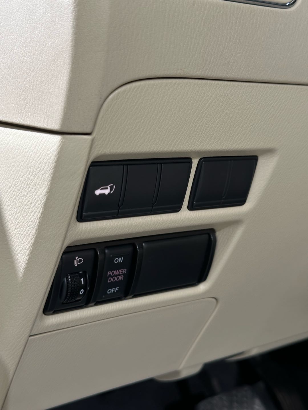 Car Image 2020 NISSAN PATROL SE