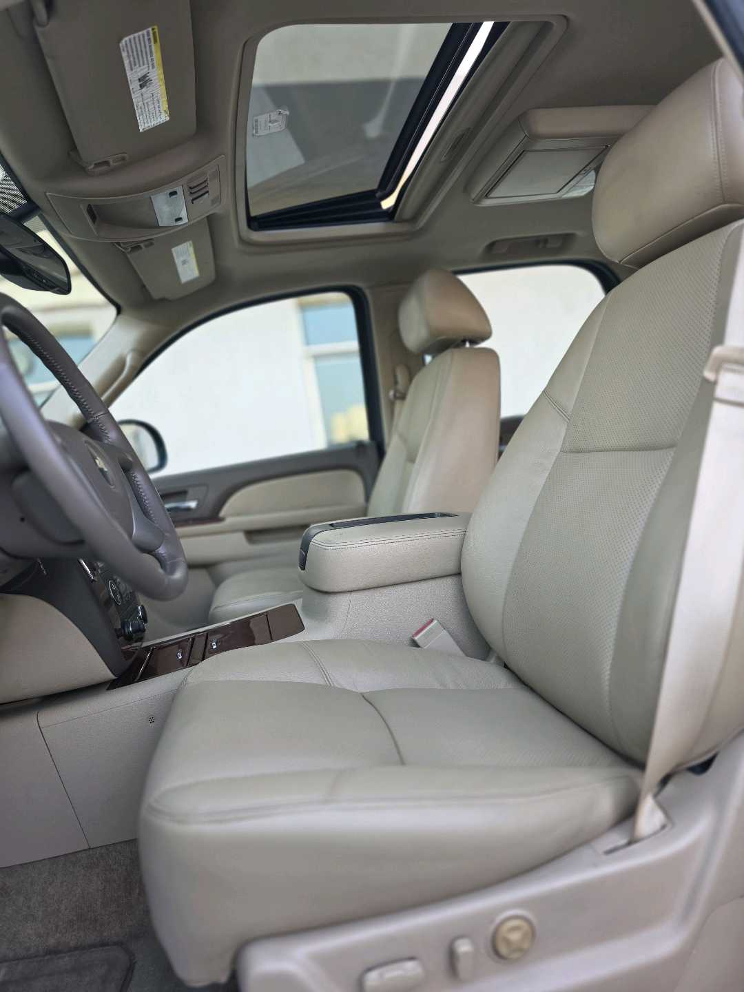 Car Image 2013 CHEVROLET TAHOE 