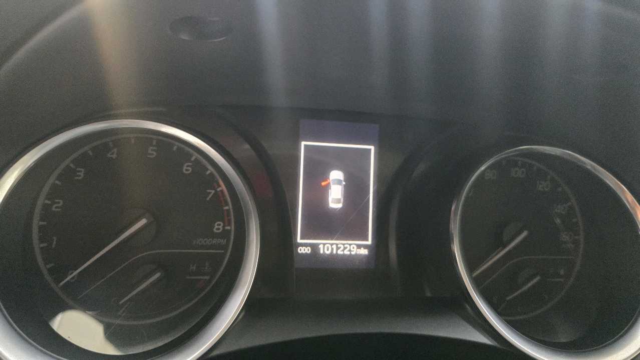 Car Image 2018 TOYOTA CAMRY SE