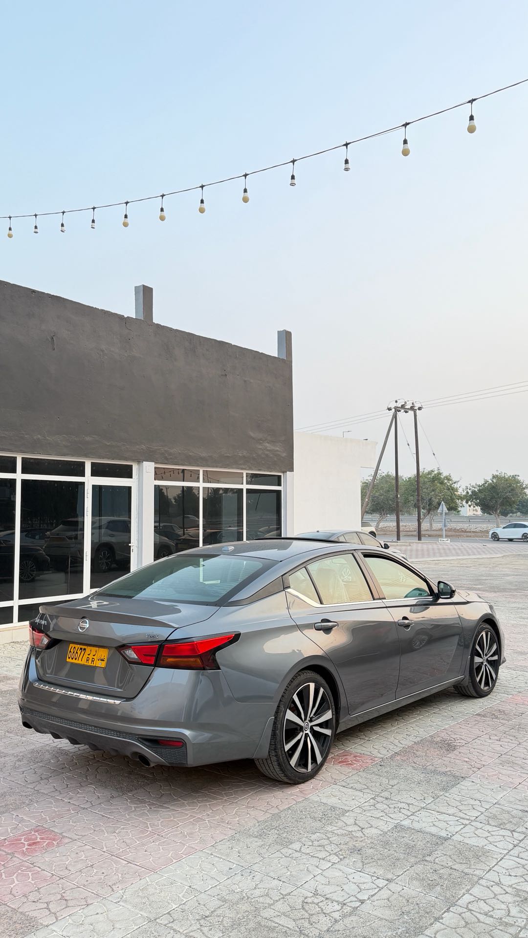 Car Image 2019 NISSAN ALTIMA SR
