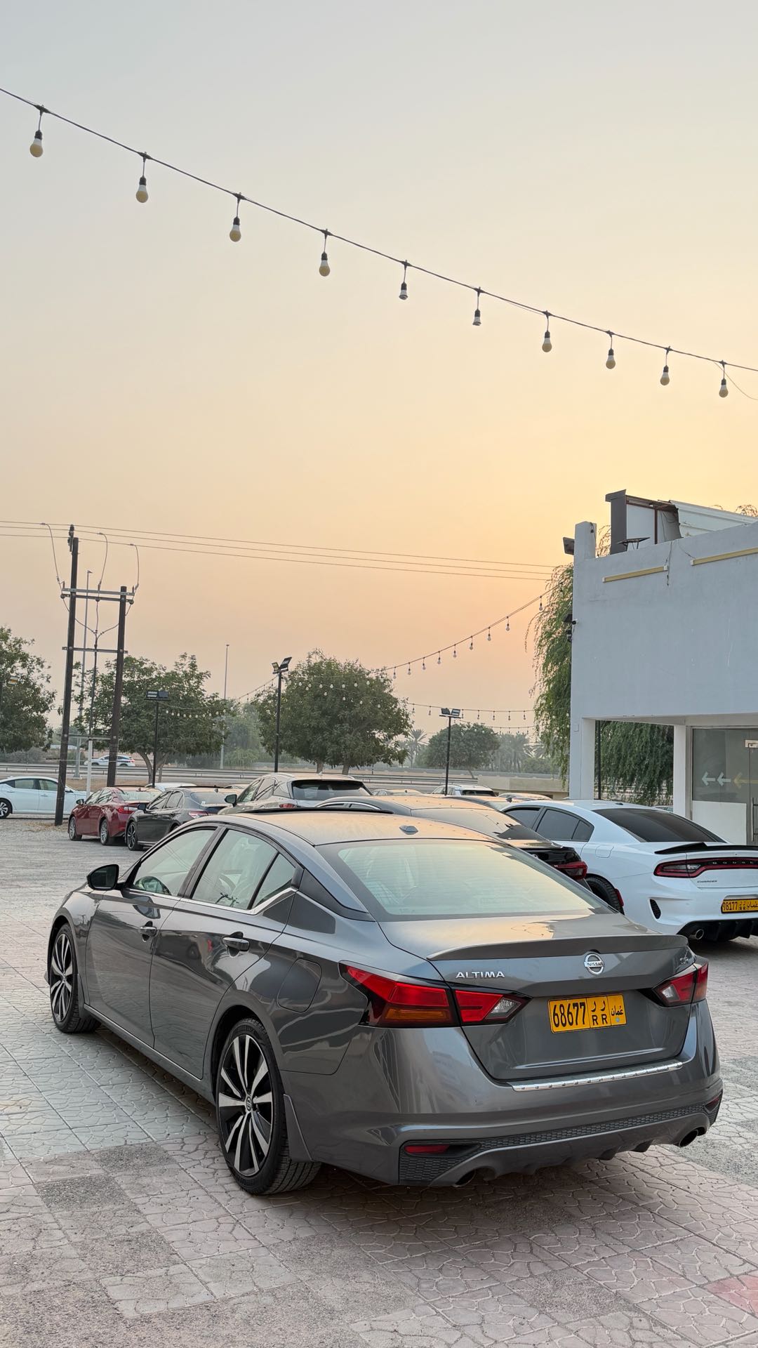 Car Image 2019 NISSAN ALTIMA SR