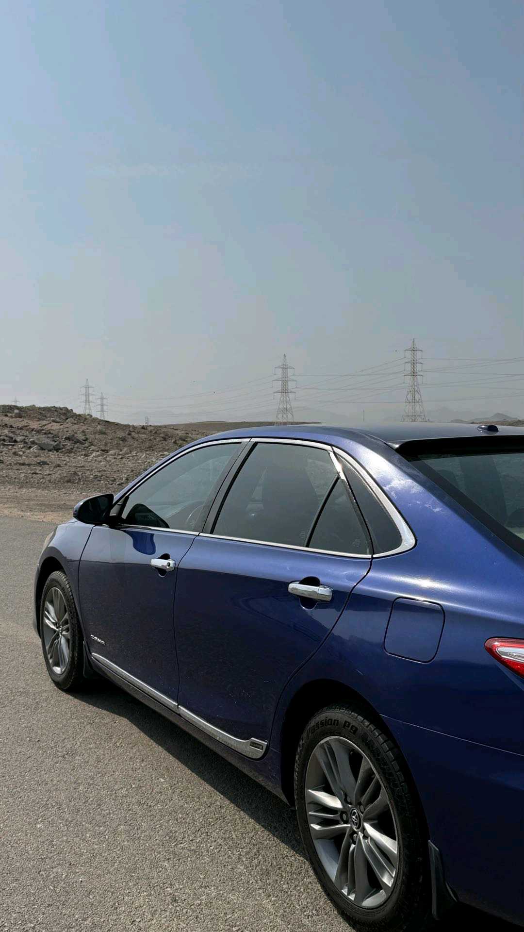 Car Image 2015 TOYOTA CAMRY SE