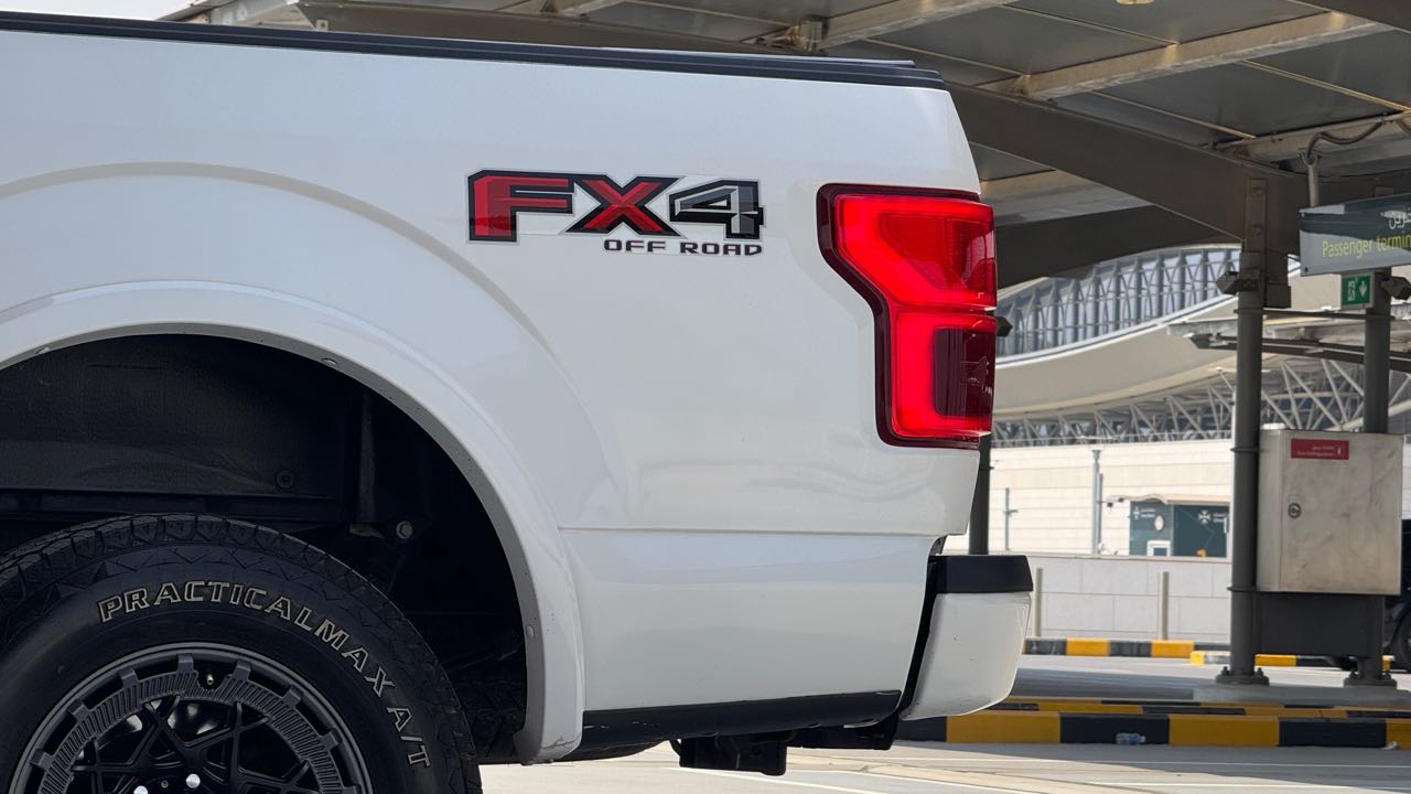 Car Image 2019 FORD F-150 Platinum