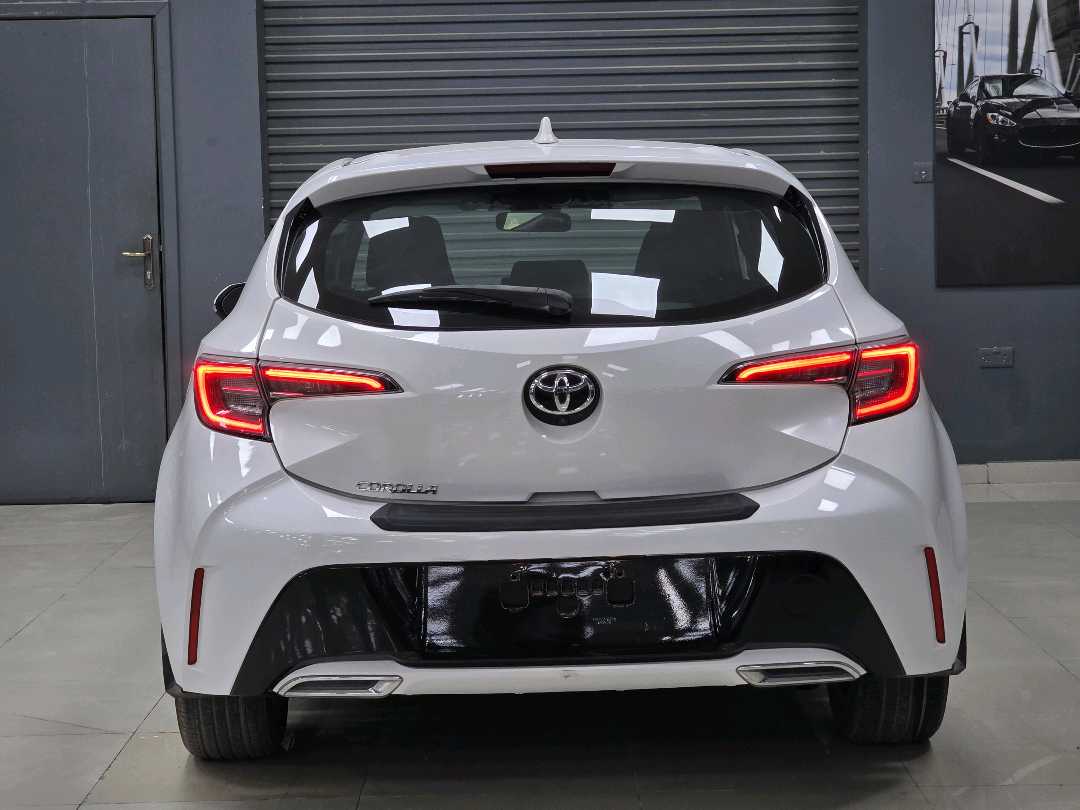 Car Image 2020 TOYOTA COROLLA SE