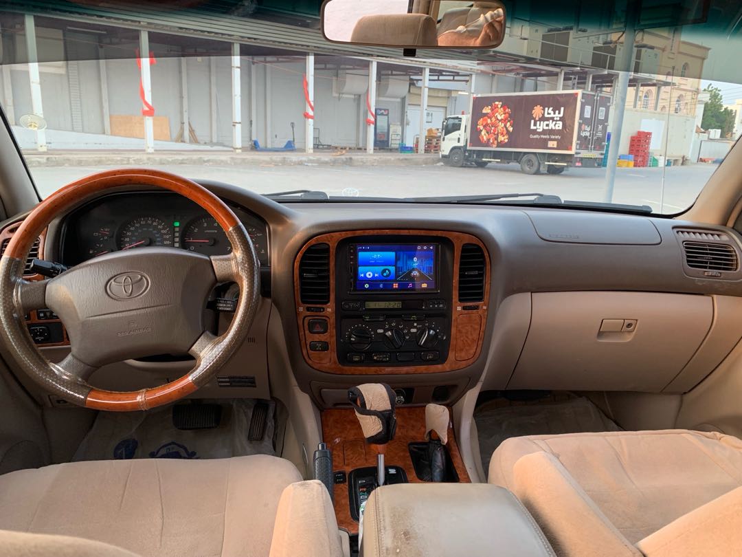 Car Image 1998 TOYOTA LAND CRUISER 