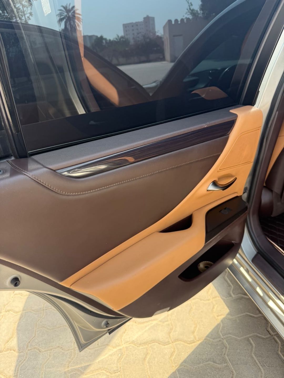 Car Image 2019 LEXUS ES 
