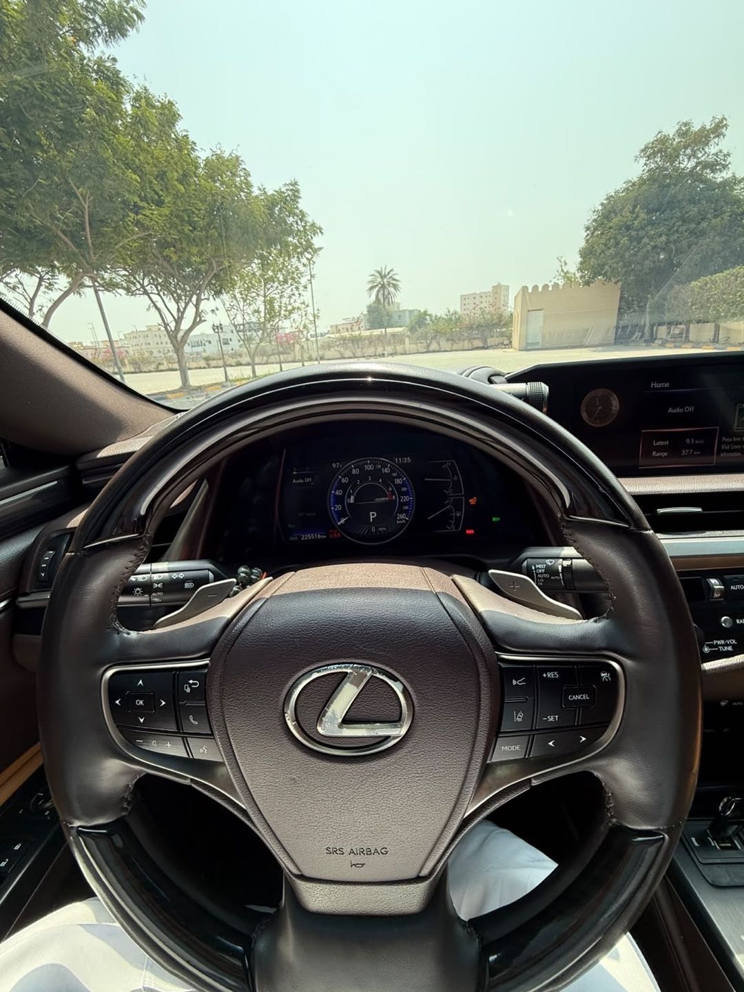 Car Image 2019 LEXUS ES 
