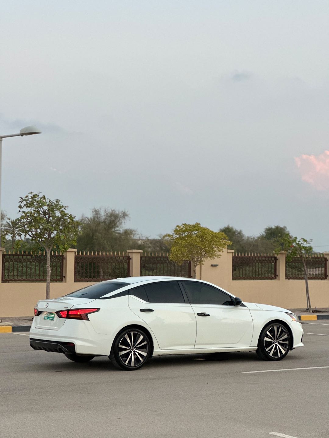 Car Image 2019 NISSAN ALTIMA SR