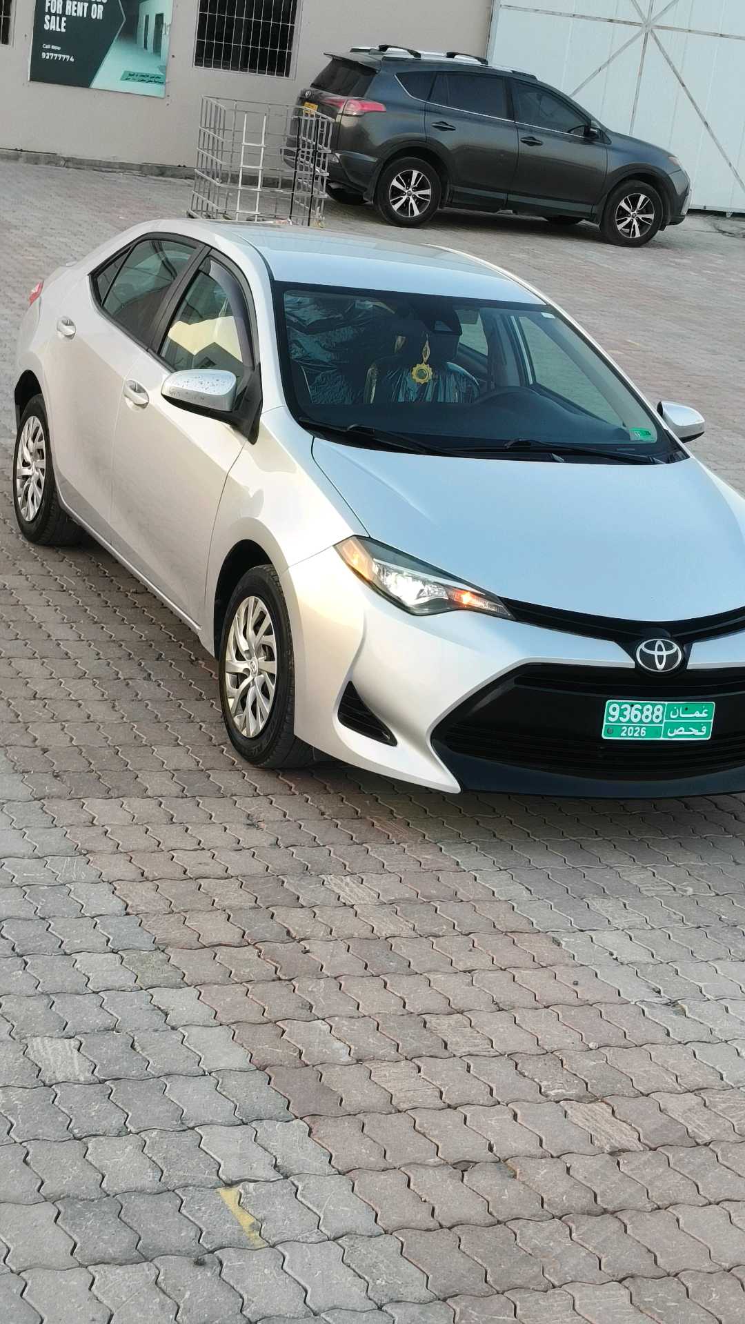 Car Image 2018 TOYOTA COROLLA LE