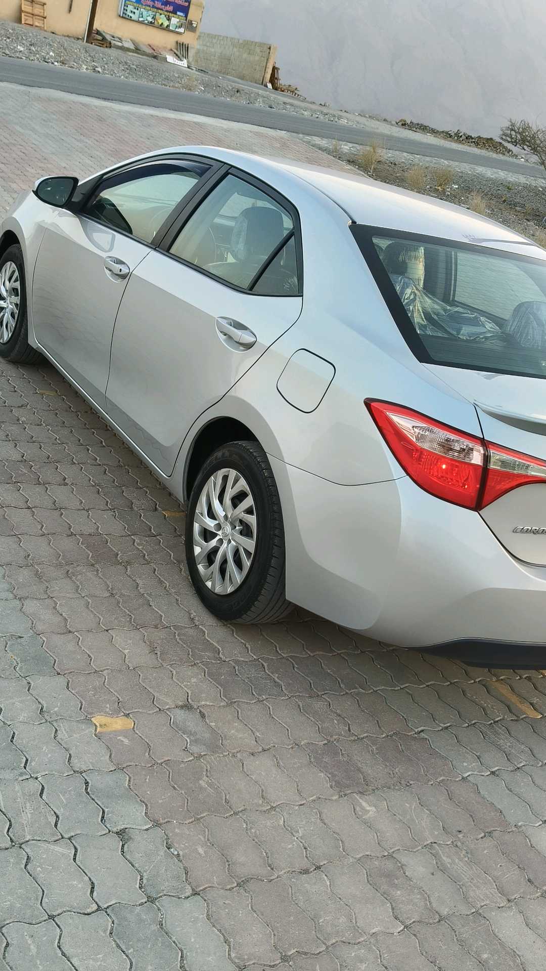 Car Image 2018 TOYOTA COROLLA LE