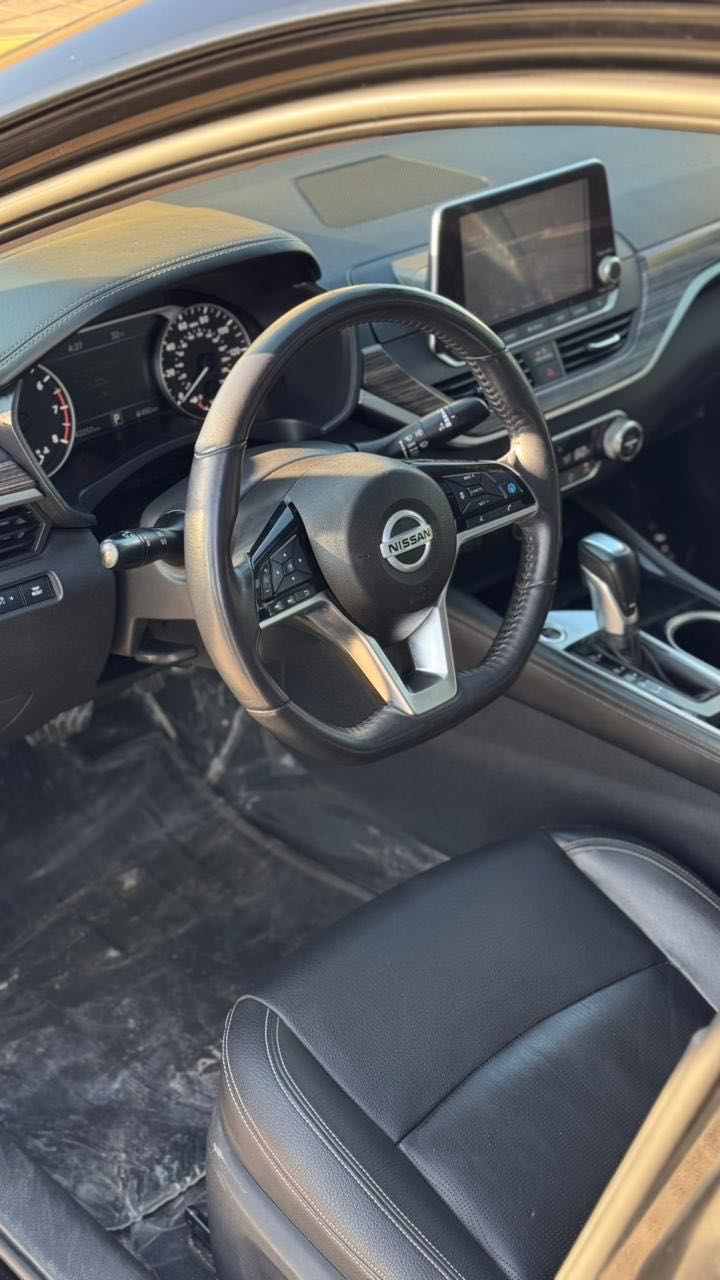 Car Image 2020 NISSAN ALTIMA SL