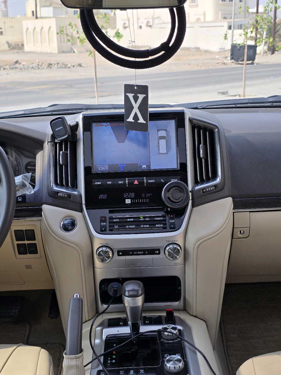 Car Image 2019 TOYOTA LAND CRUISER VX.R