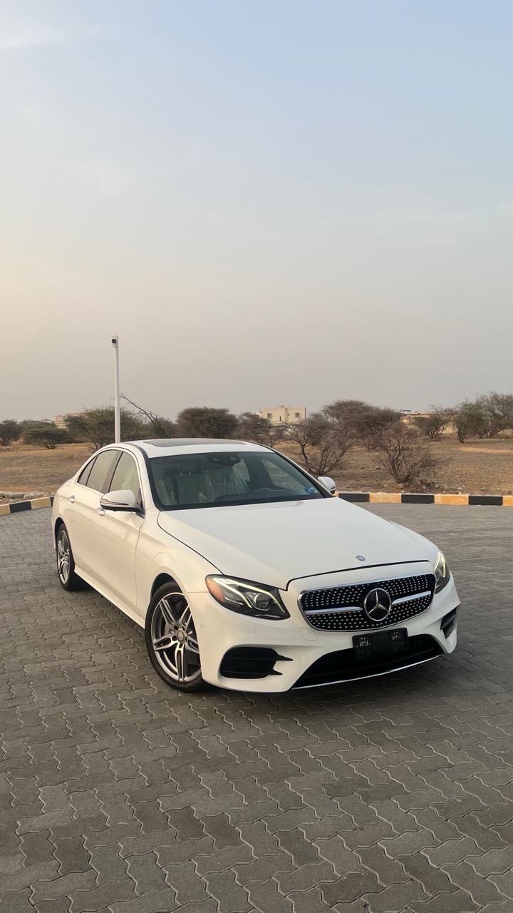 Car Image 2017 MERCEDES E Class 300