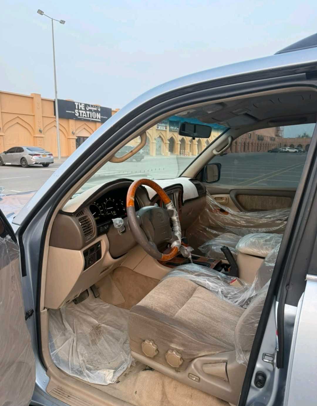Car Image 1999 TOYOTA LAND CRUISER VX.R