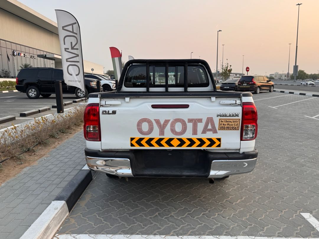 Car Image 2016 TOYOTA HILUX 2.4