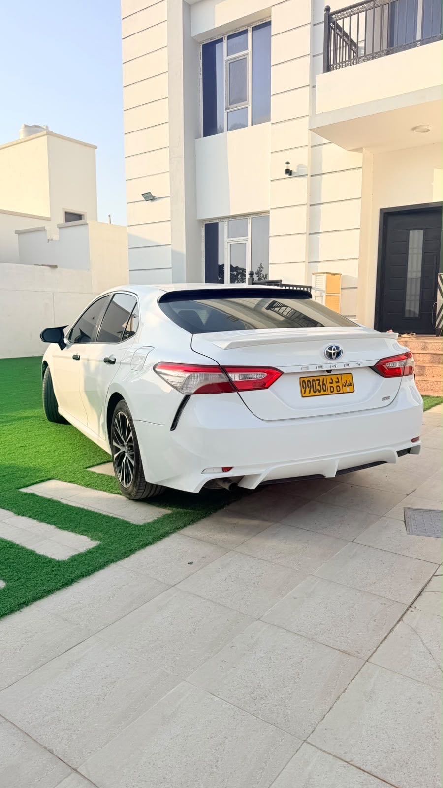 Car Image 2019 TOYOTA CAMRY SE