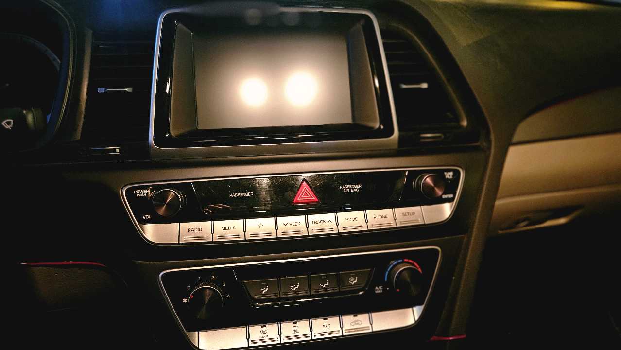 Car Image 2018 HYUNDAI SONATA ECO