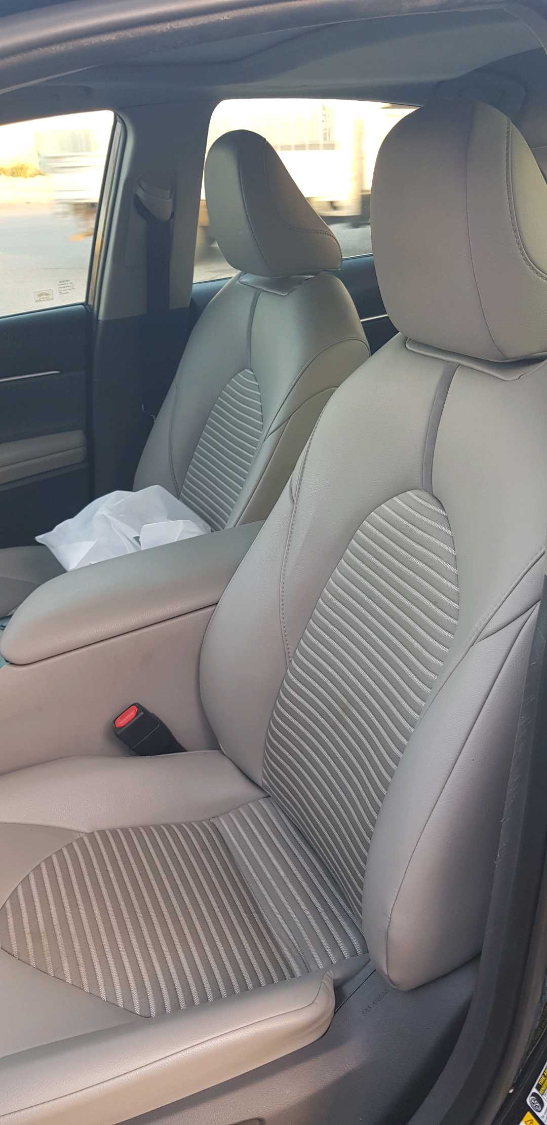 Car Image 2018 TOYOTA CAMRY SE
