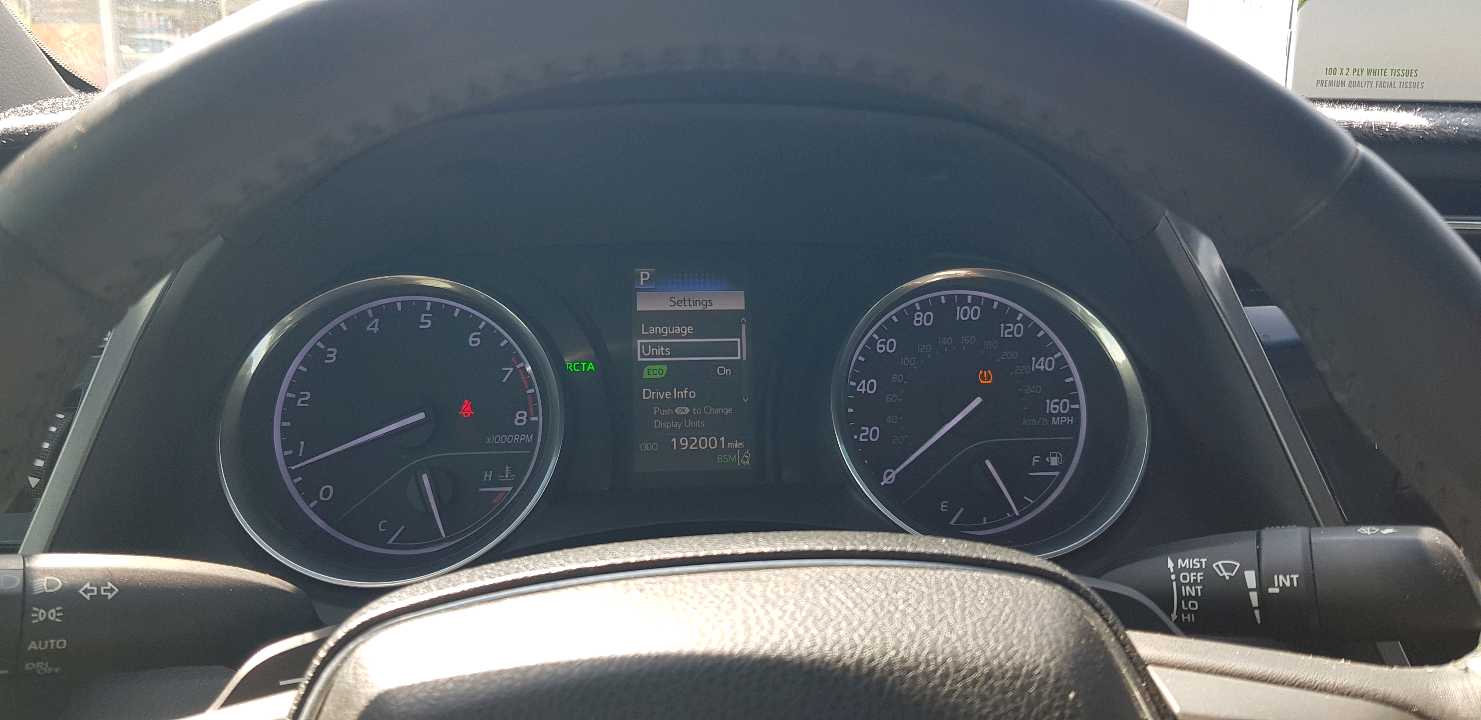 Car Image 2018 TOYOTA CAMRY SE