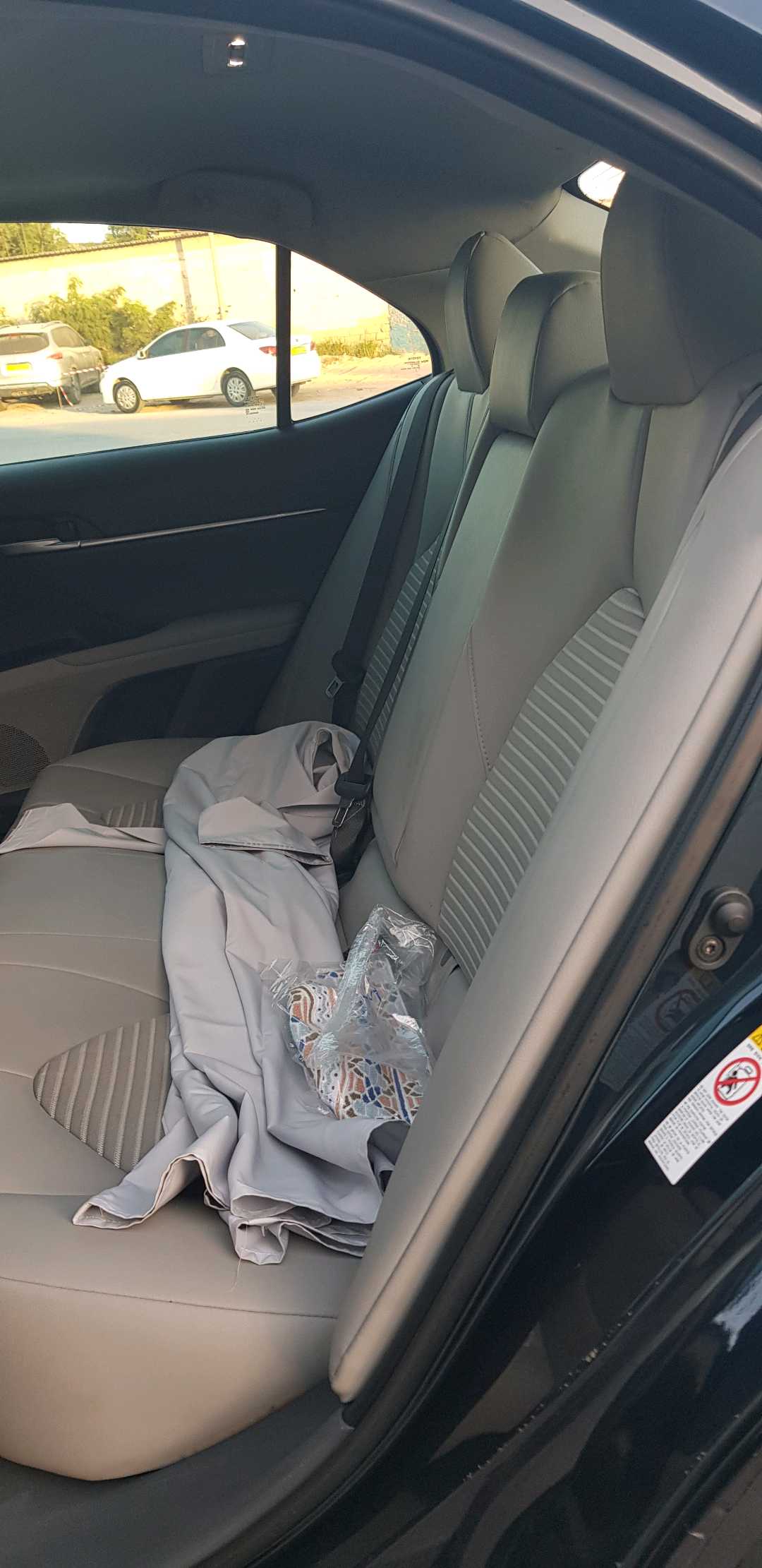 Car Image 2018 TOYOTA CAMRY SE
