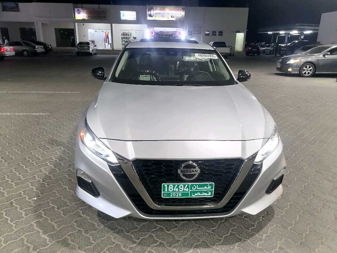 Car Image 2021 NISSAN ALTIMA SR