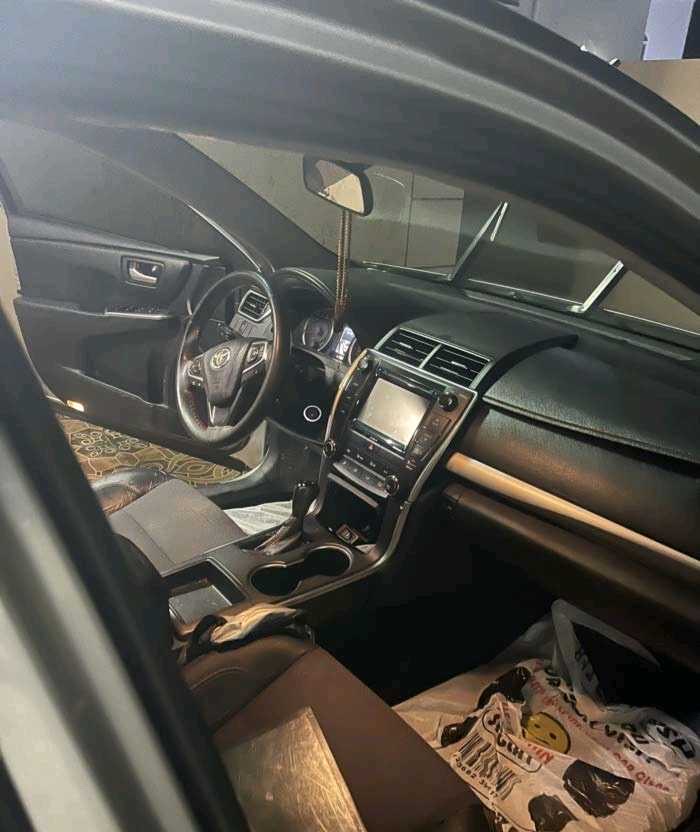Car Image 2017 TOYOTA CAMRY SE