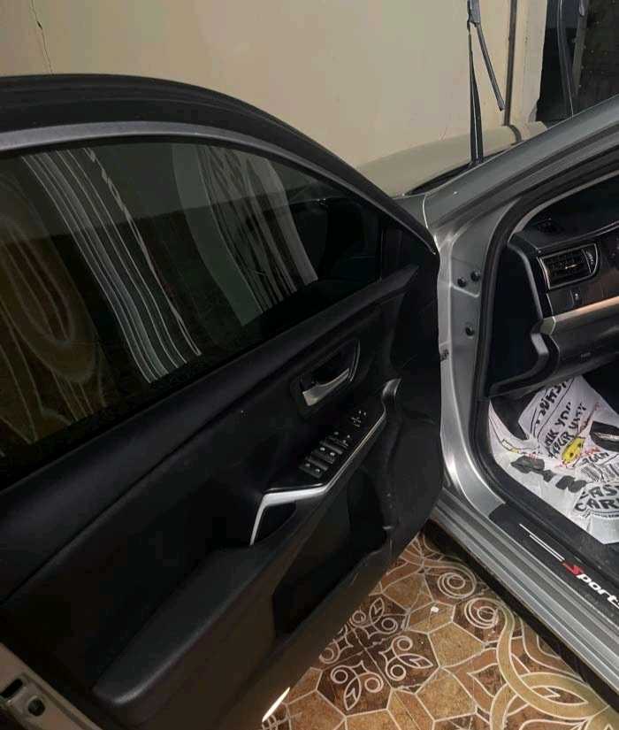 Car Image 2017 TOYOTA CAMRY SE