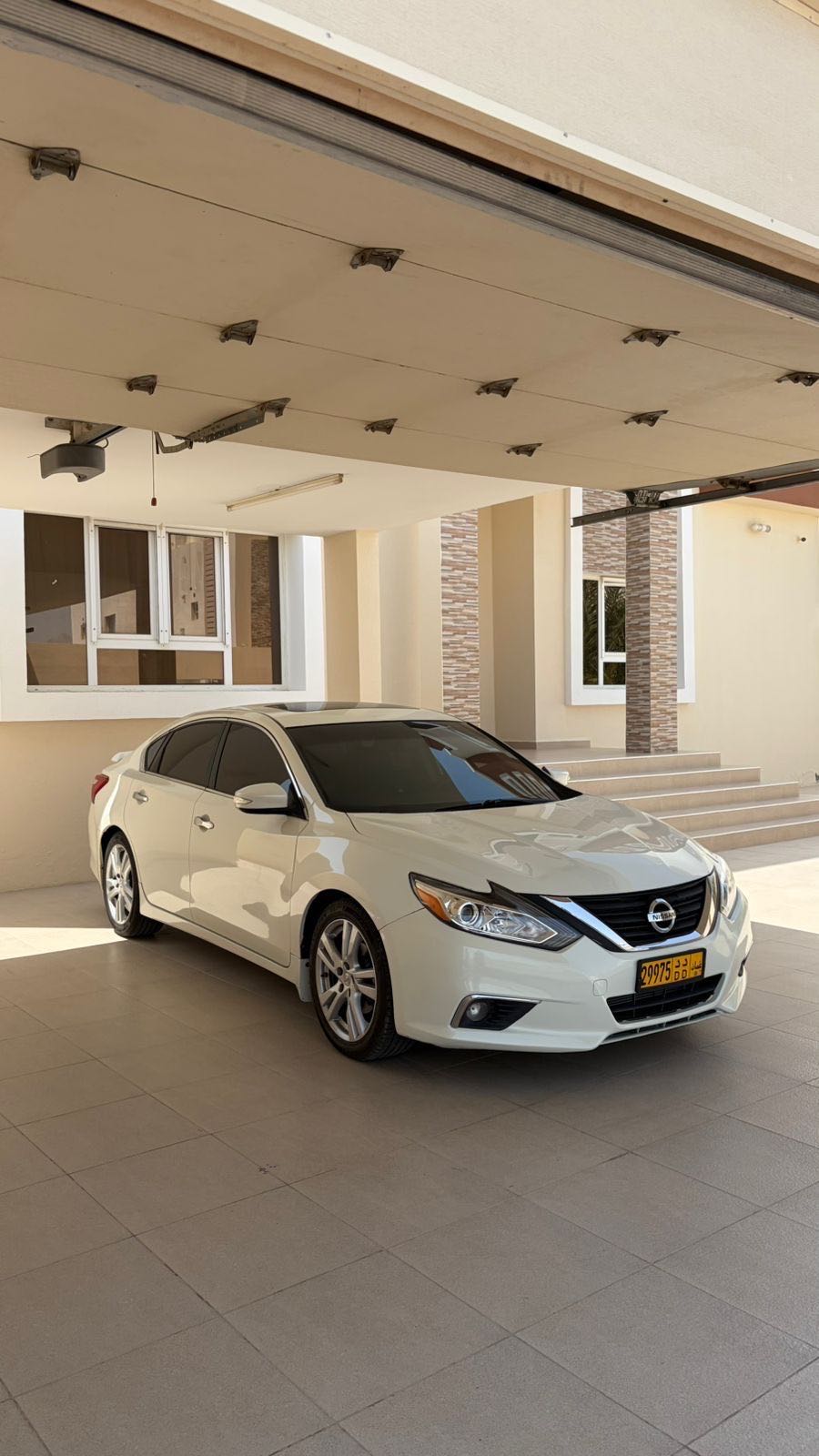 Car Image 2017 NISSAN ALTIMA SL