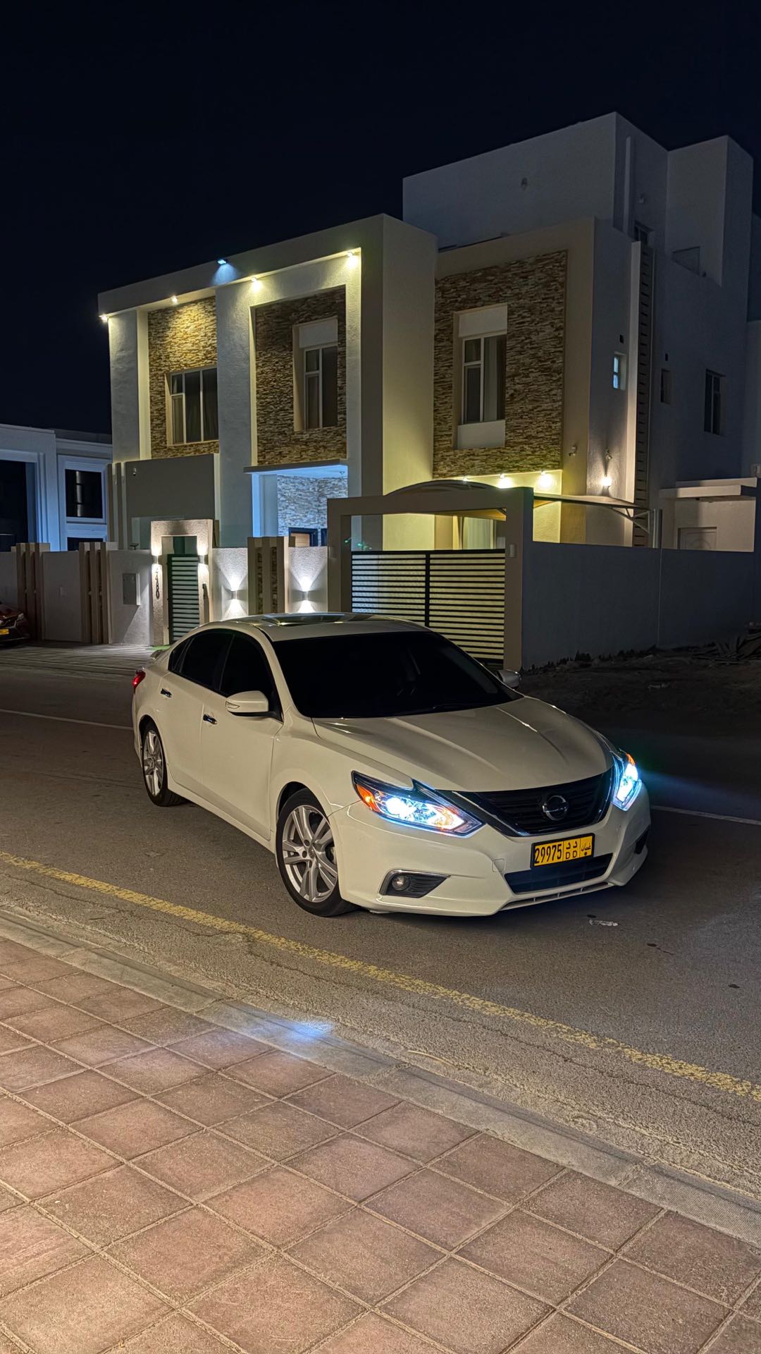 Car Image 2017 NISSAN ALTIMA SL