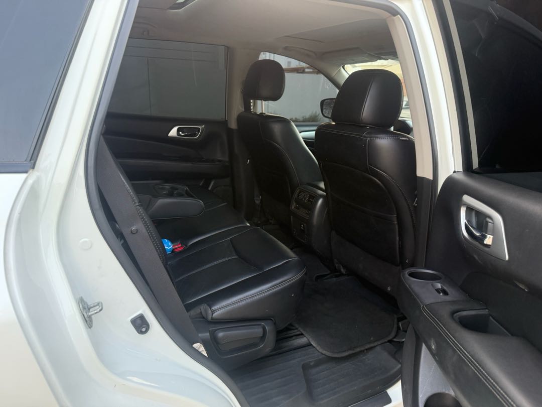 Car Image 2017 NISSAN PATHFINDER SL
