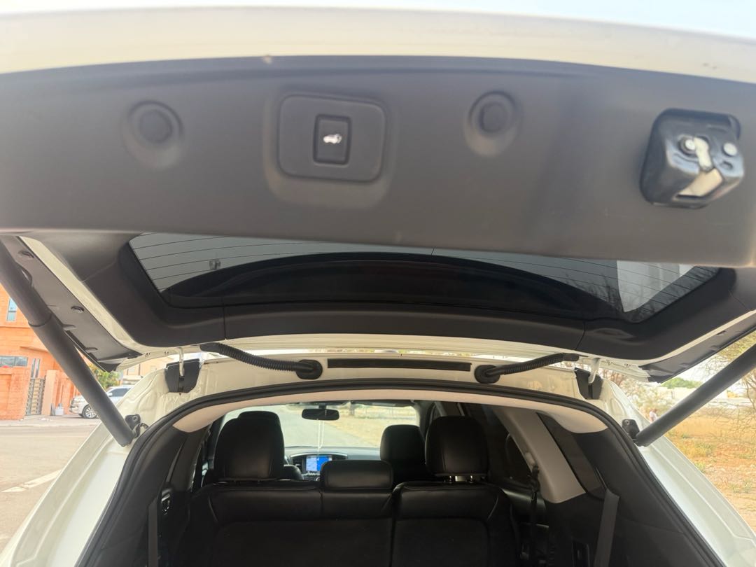 Car Image 2017 NISSAN PATHFINDER SL
