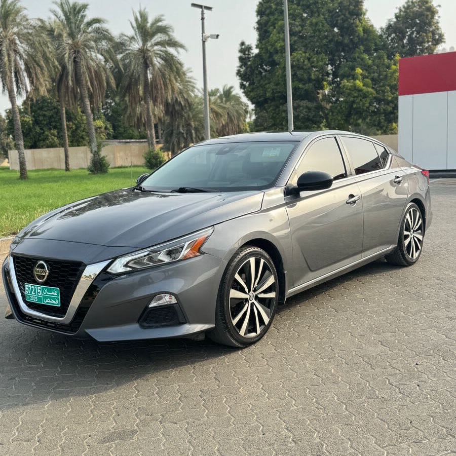 Car Image 2020 NISSAN ALTIMA SR