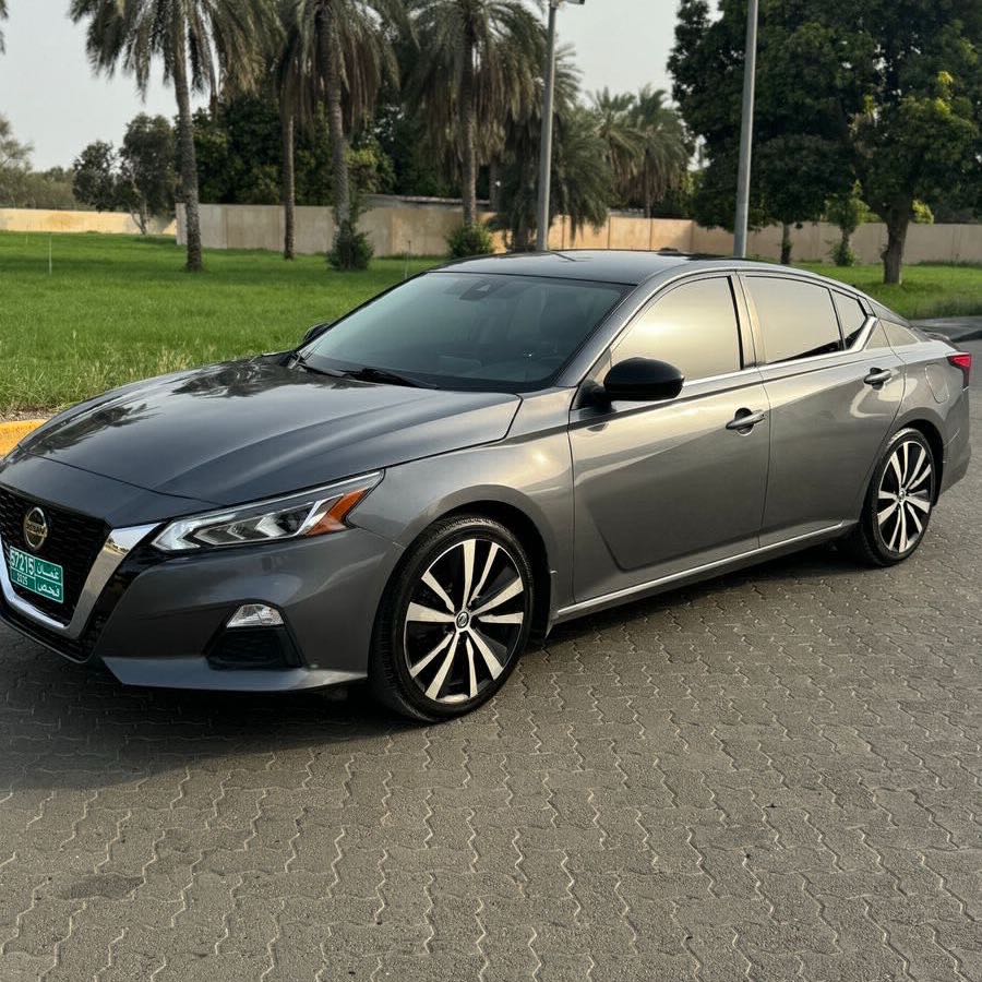 Car Image 2020 NISSAN ALTIMA SR