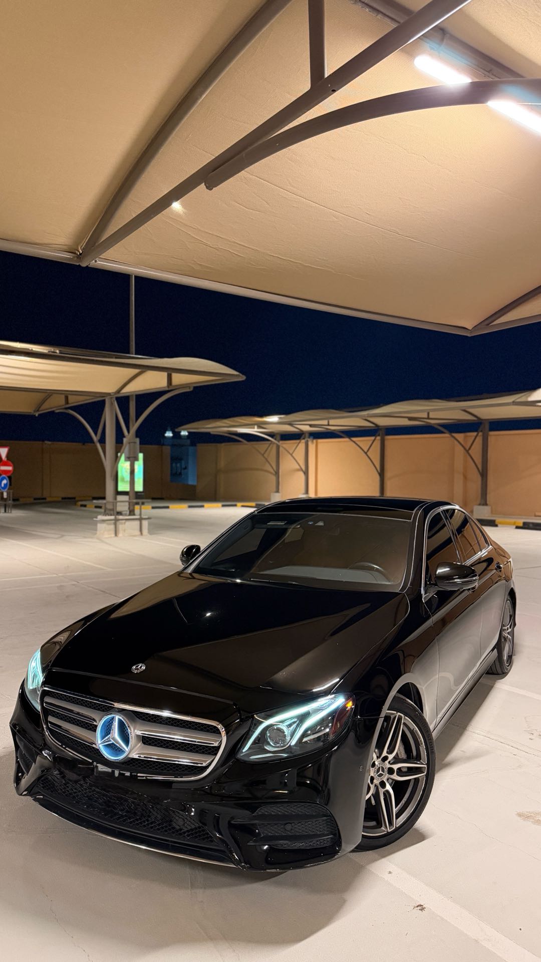 Car Image 2019 MERCEDES E Class 300