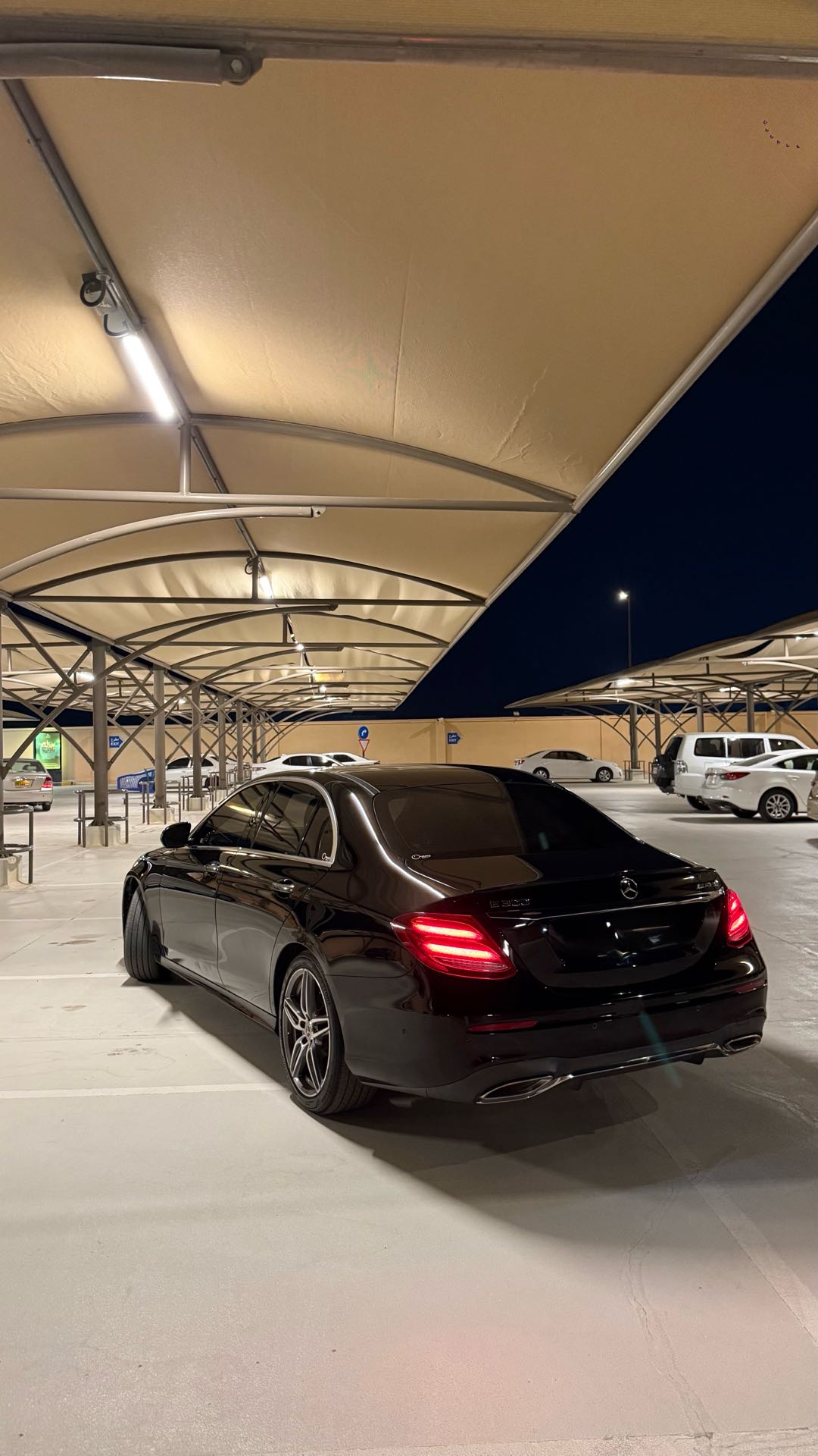 Car Image 2019 MERCEDES E Class 300