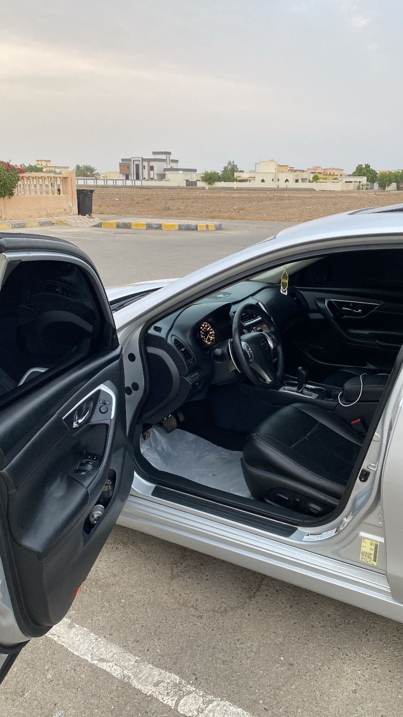 Car Image 2017 NISSAN ALTIMA SL