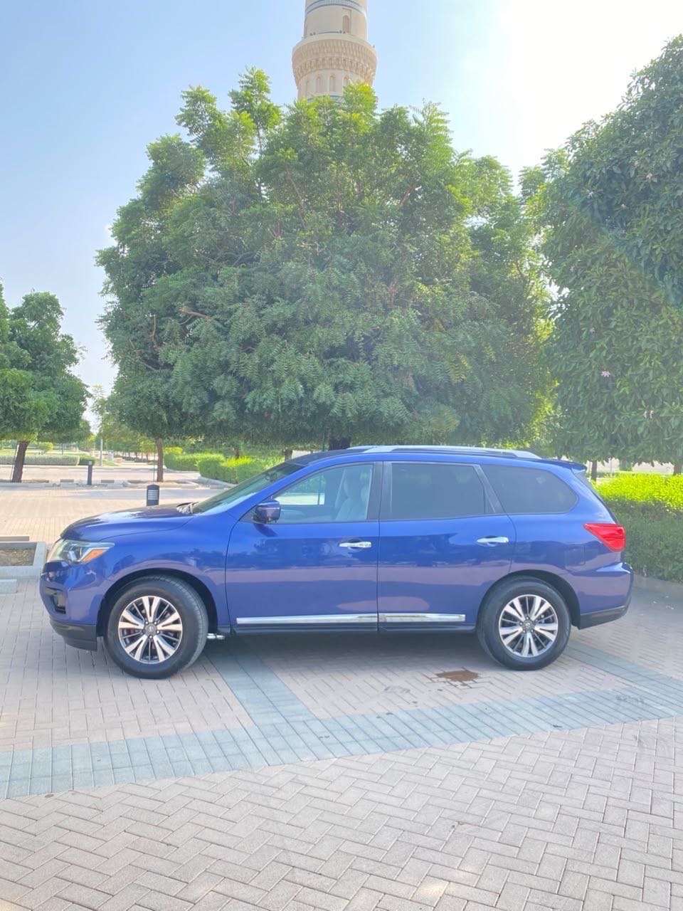 Car Image 2017 NISSAN PATHFINDER SL