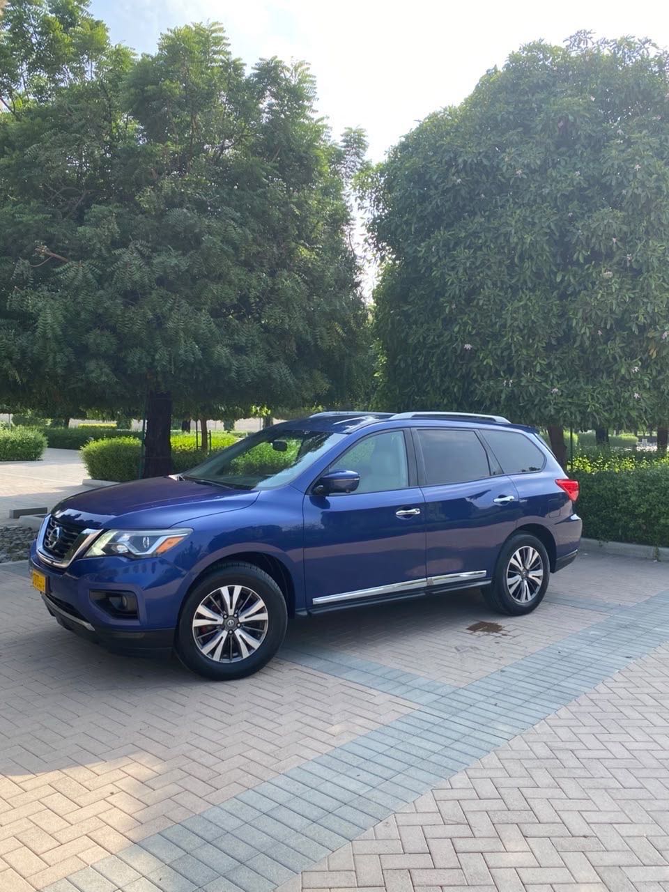 Car Image 2017 NISSAN PATHFINDER SL