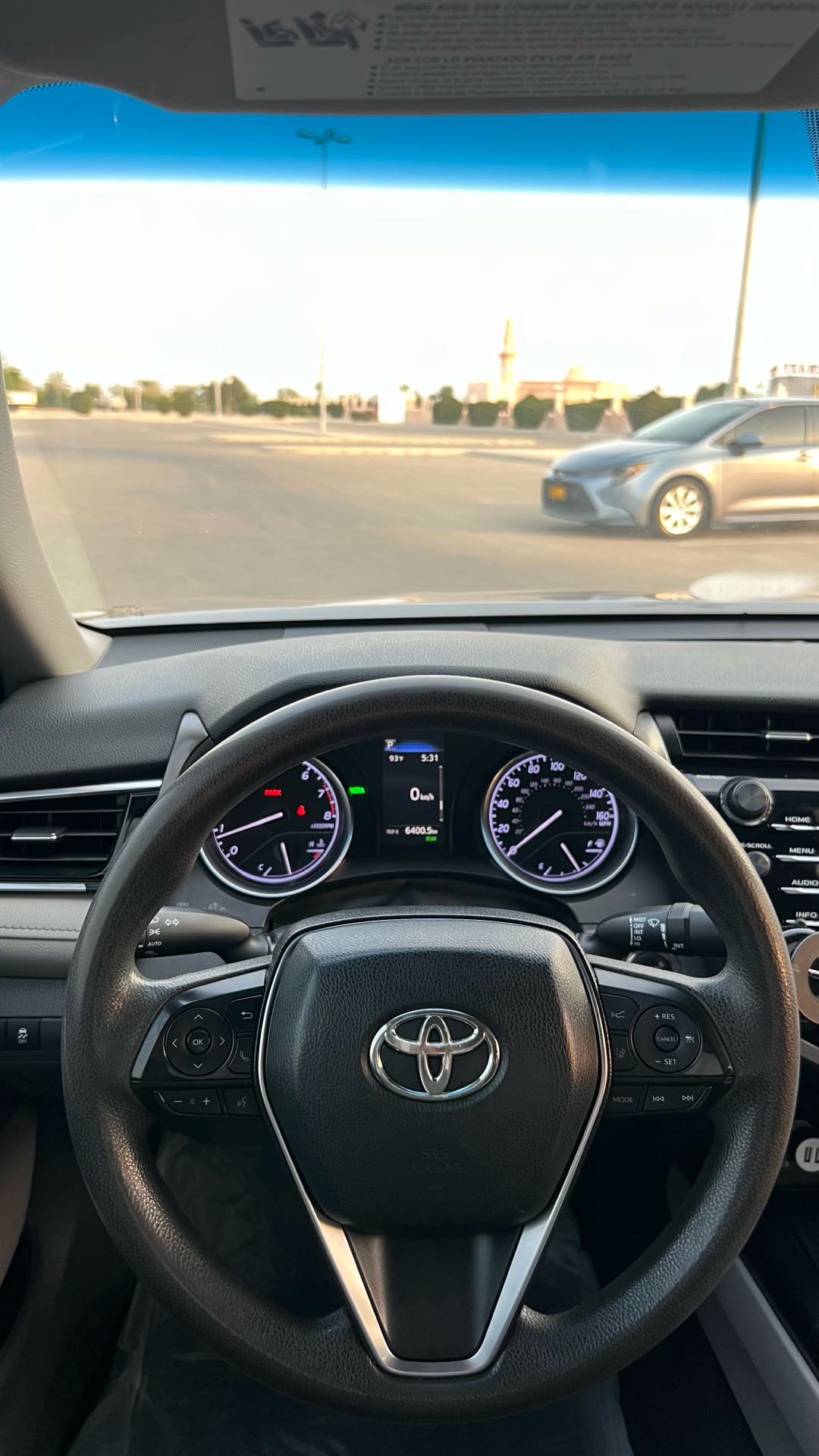 Car Image 2018 TOYOTA CAMRY LE