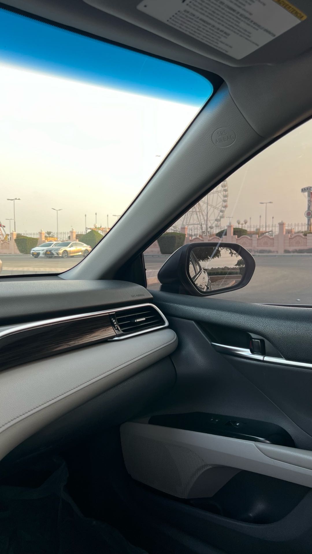 Car Image 2018 TOYOTA CAMRY LE