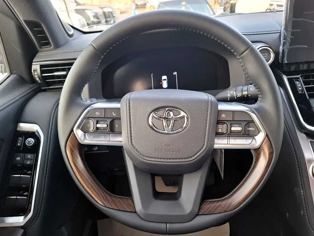 Car Image 2026 TOYOTA LAND CRUISER VX