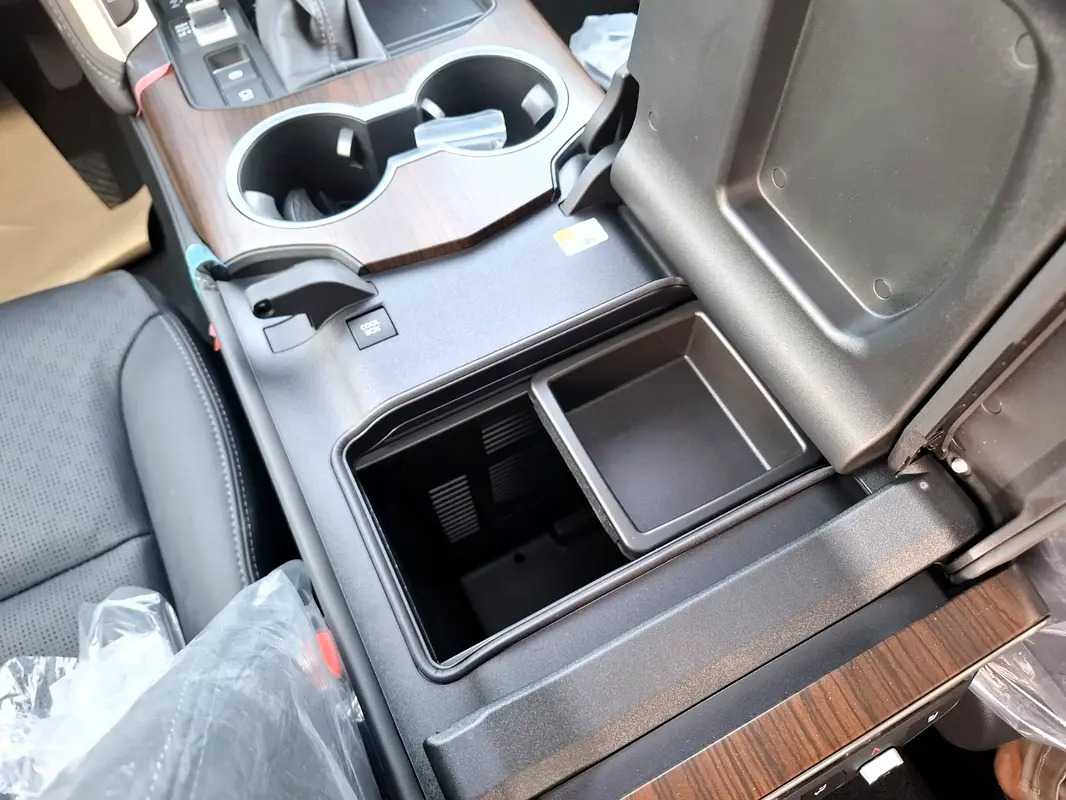 Car Image 2026 TOYOTA LAND CRUISER VX
