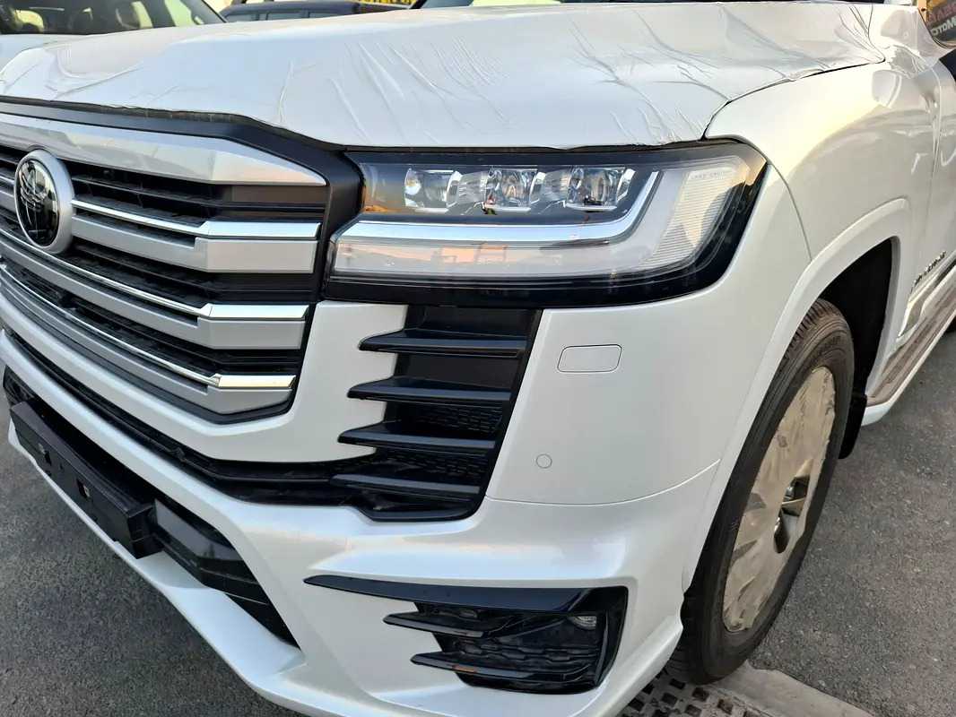 Car Image 2026 TOYOTA LAND CRUISER VX.R