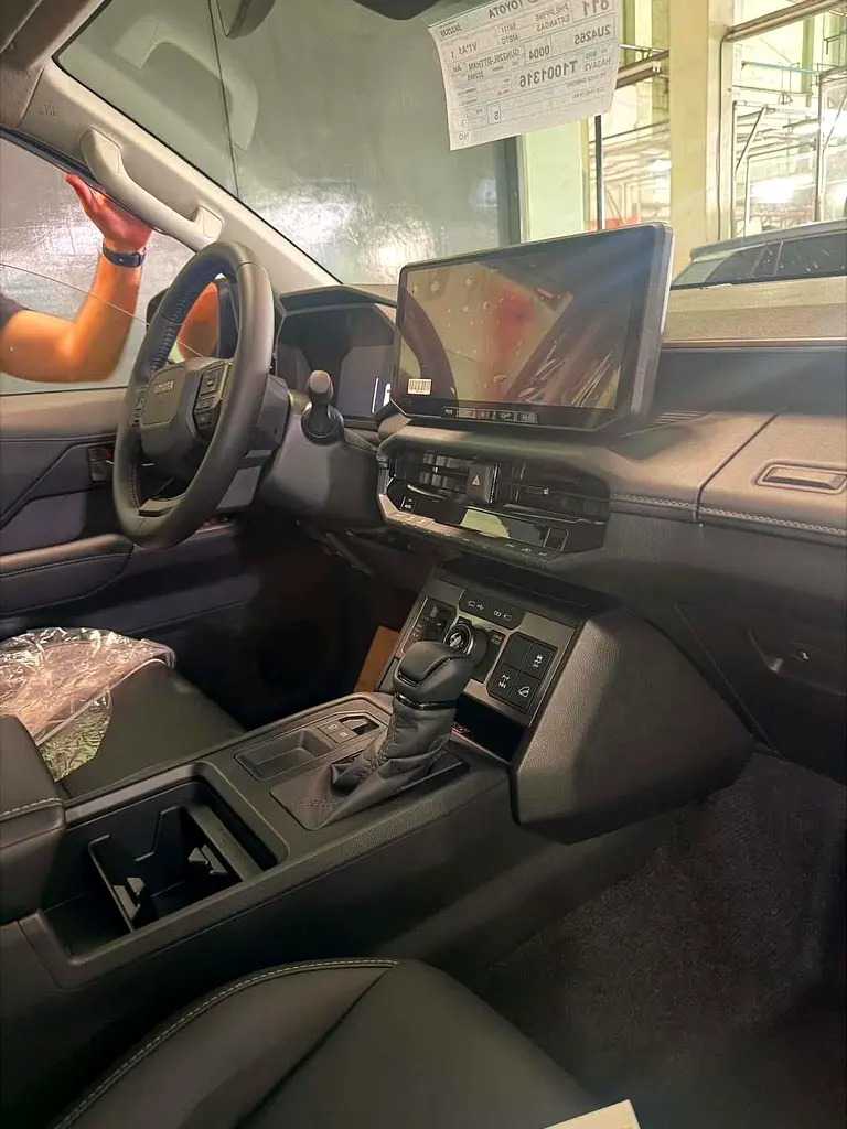Car Image 2026 TOYOTA HILUX 2.7