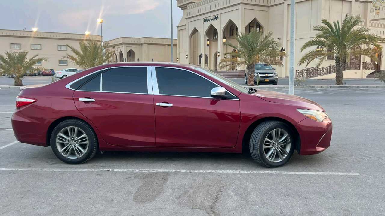 Car Image 2017 TOYOTA CAMRY SE
